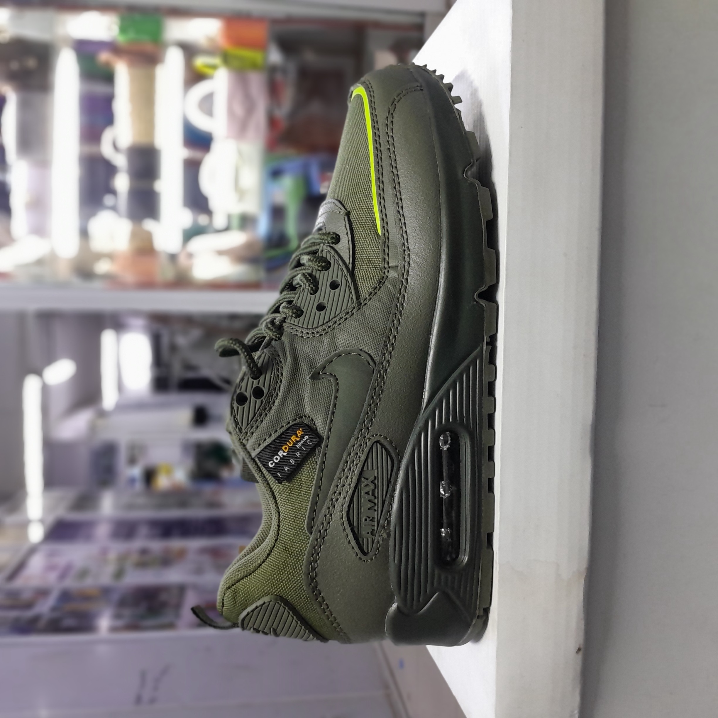 Air Max 90 gallery image