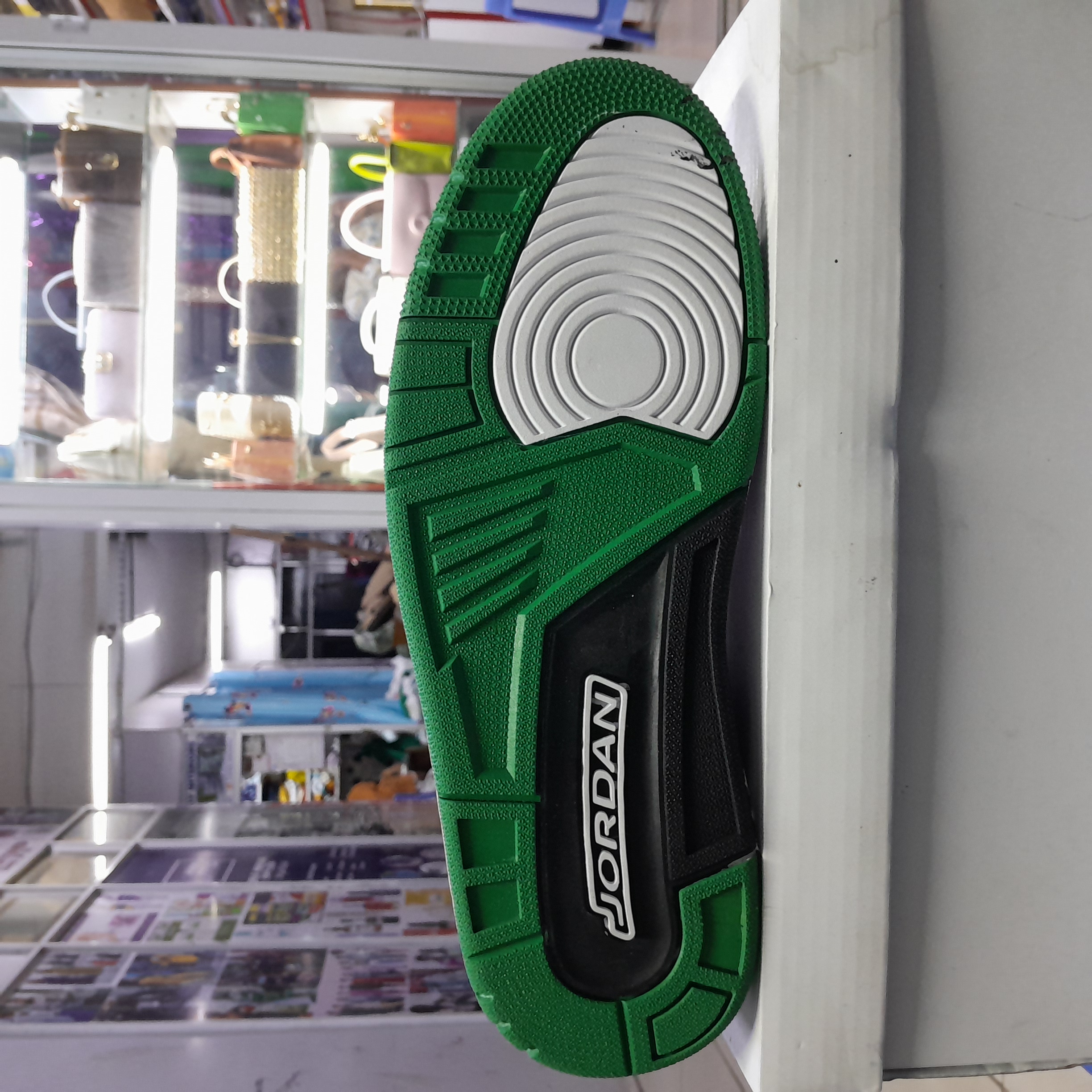 Jordan 3 gallery image