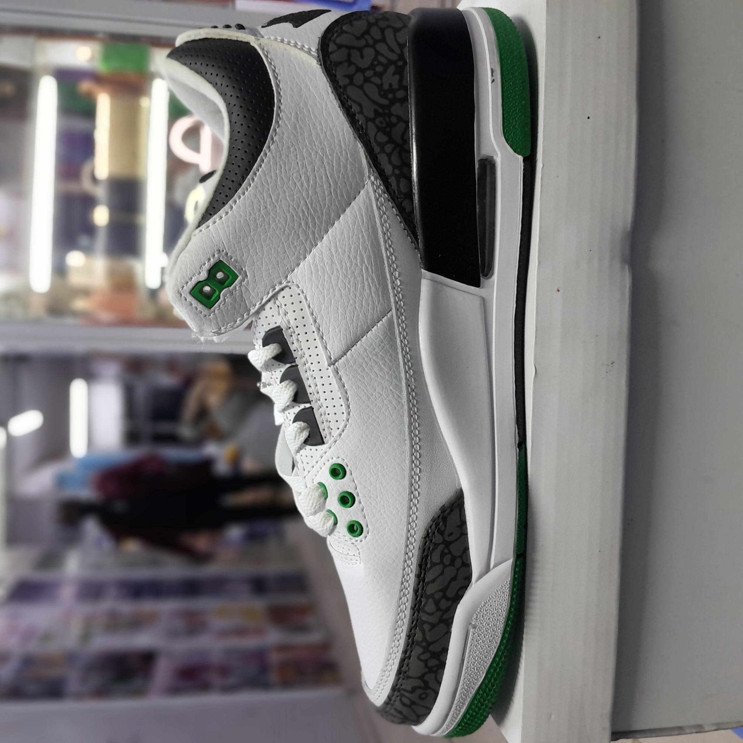 Jordan 3 gallery image