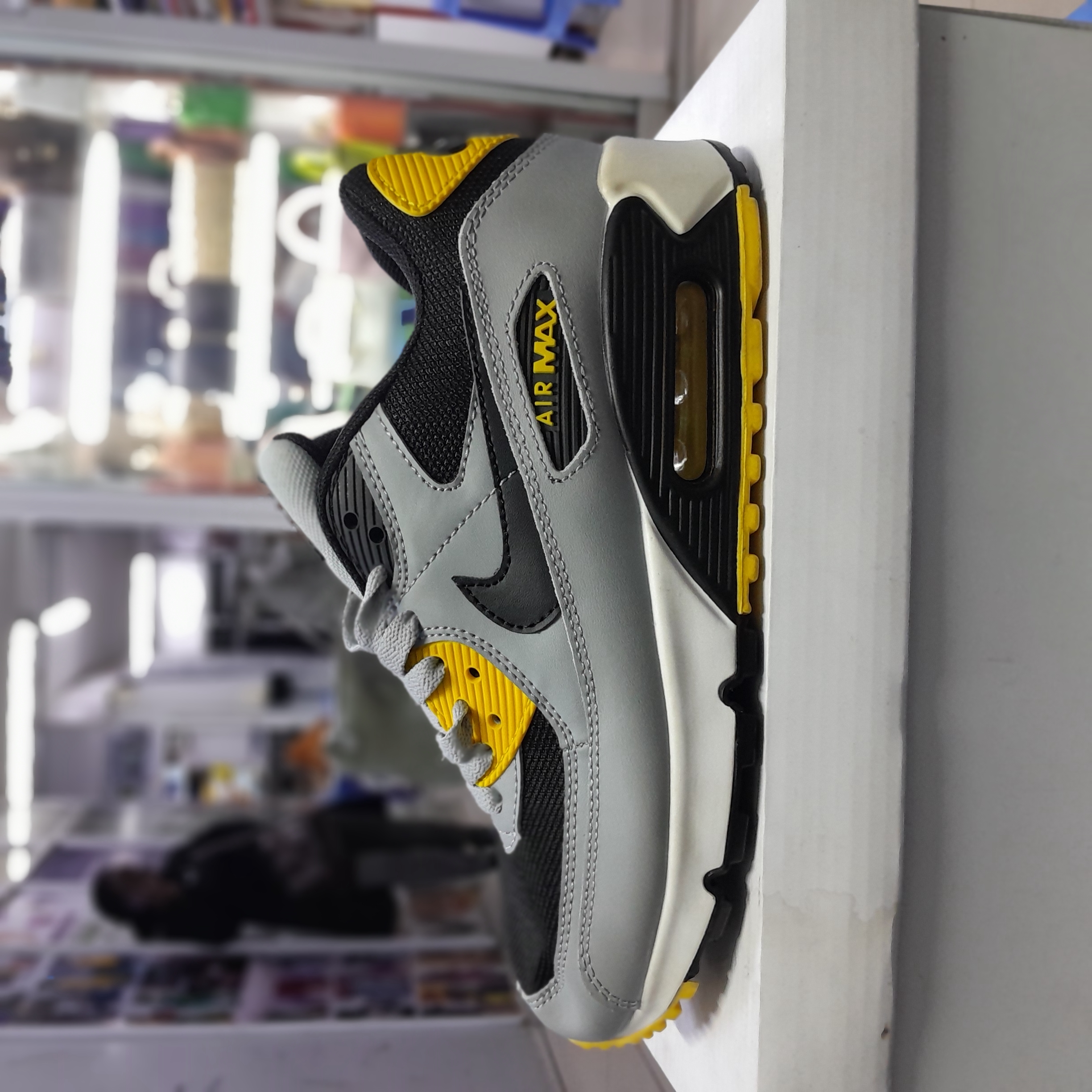 Air Max 90 gallery image