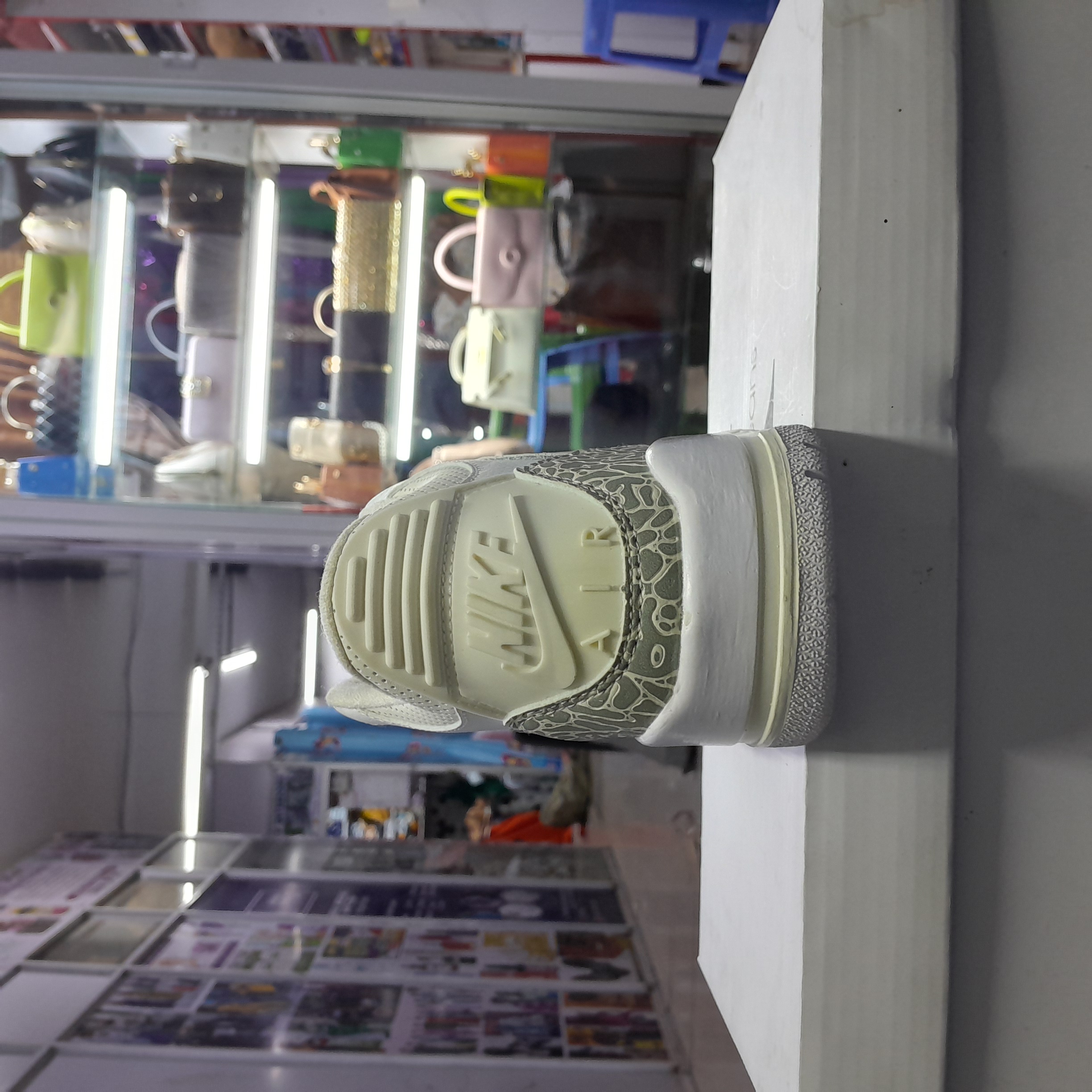 Jordan 3 gallery image