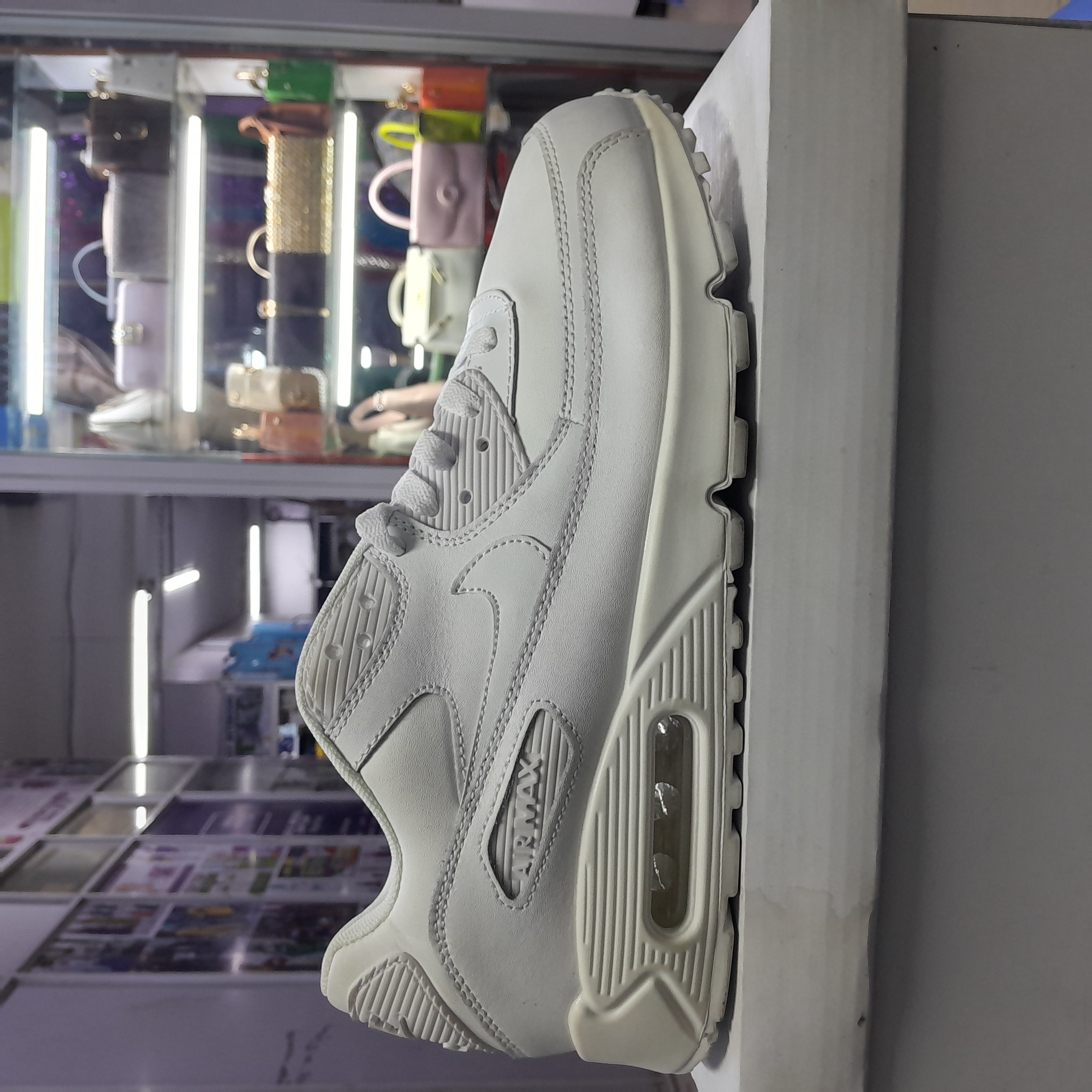 Air Max 90 gallery image