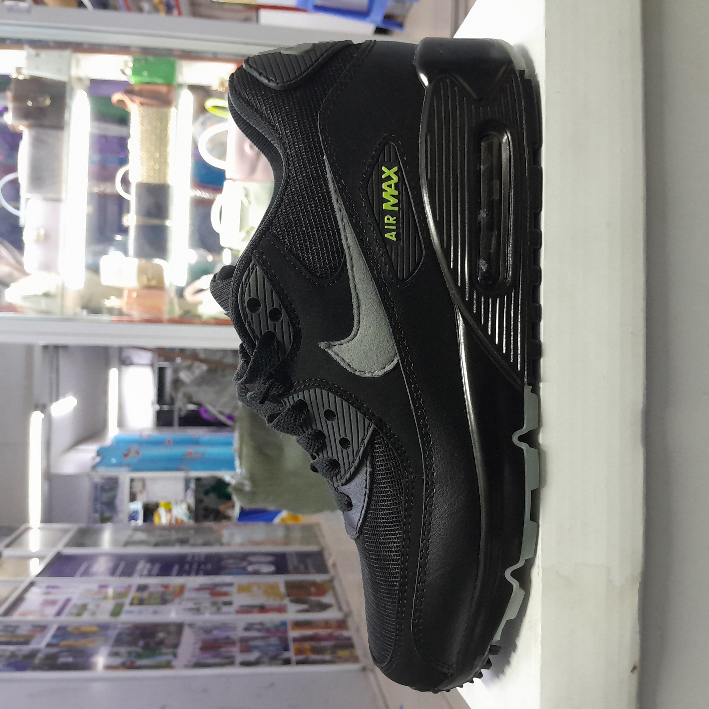 Air Max 90 gallery image